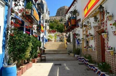 Cozy Room Guapo-Alicante Nearby The Beach And The Center エクステリア 写真