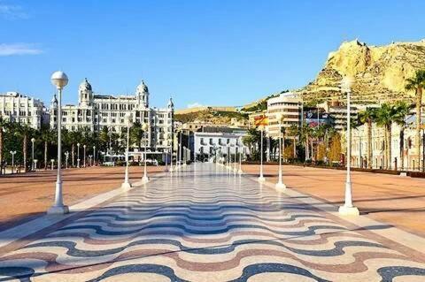 Cozy Room Guapo-Alicante Nearby The Beach And The Center エクステリア 写真