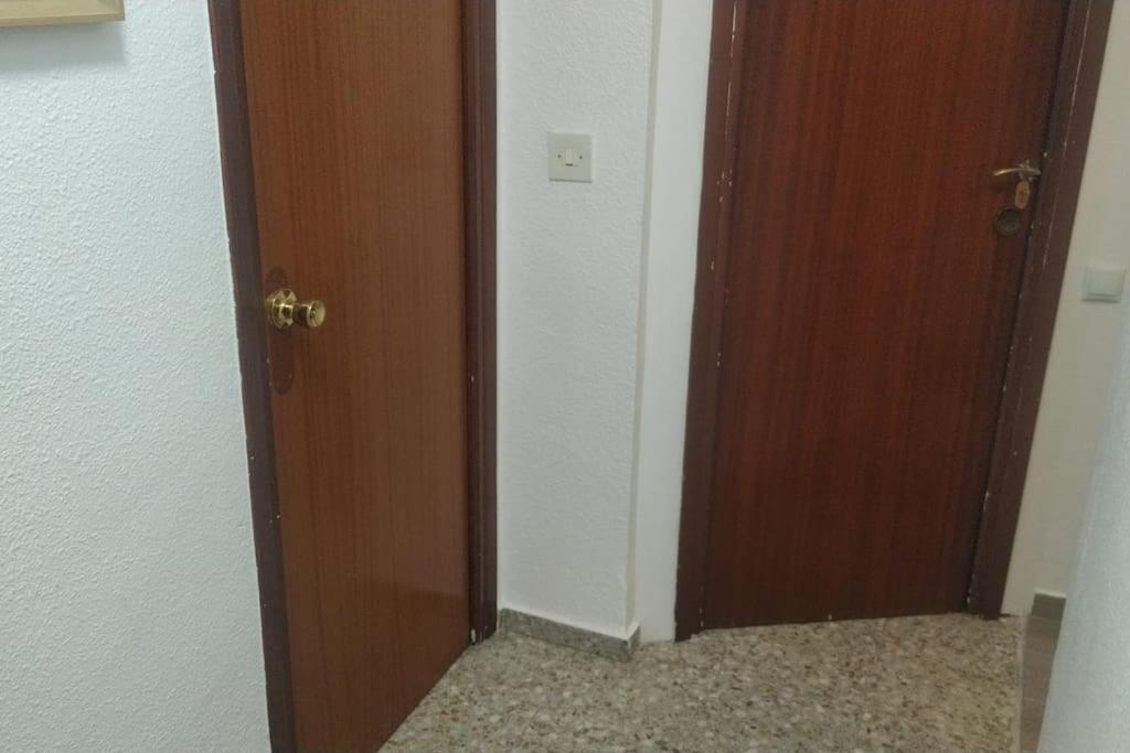 Cozy Room Guapo-Alicante Nearby The Beach And The Center エクステリア 写真